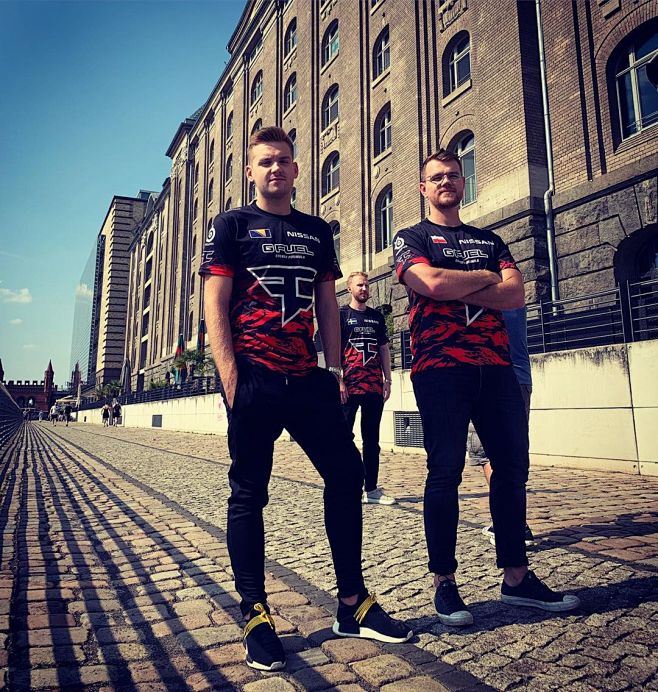 SWYJJ Ambessa的无敌执行zhqiyu1水晶箭带领团队晋级 FunPlus Phoenix 取得领先