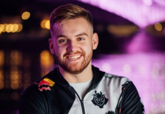 Royal Never Give Up 击败了 Oh My God ， Bilibili Gaming 以 2：1 战胜了 Weibo Gaming ，在 LPL 第二分区 2025