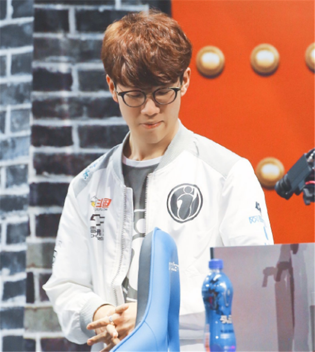 LPL冬转人员变动整理：Ale与LvMao离队 OMG可能原阵容再战