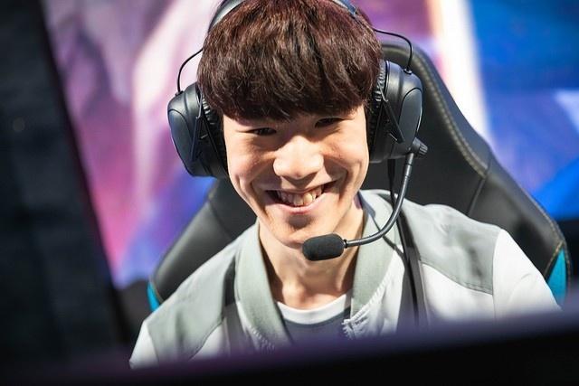 UP群访 Ning：我虽然真的很久没玩过千珏了 但队友们都相信了我